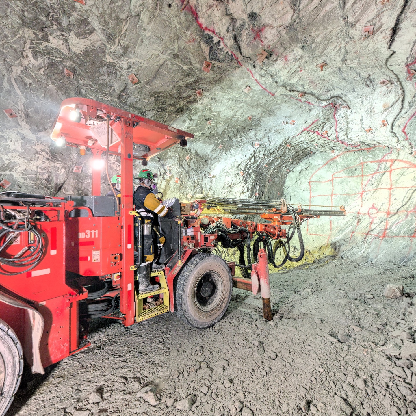 UNDERGROUND MINE - DRILLING MACHINE-copy,如视VR
